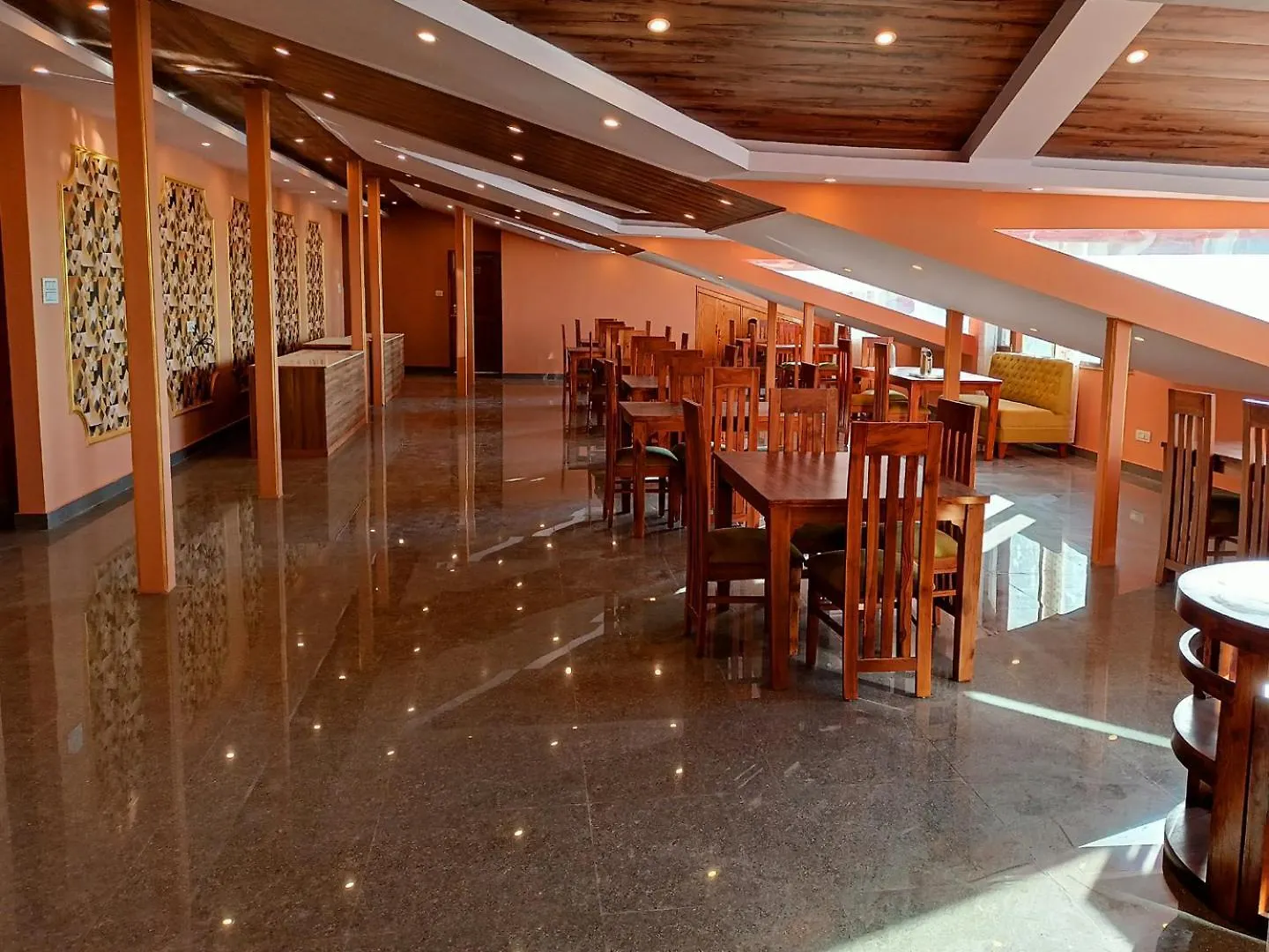 The Grand Madhushala Hotel Shimla 3*,