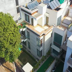 *** Hotel Lime Tree Sushant Lok Sector 29 Next To Iffco Chowk Metro India